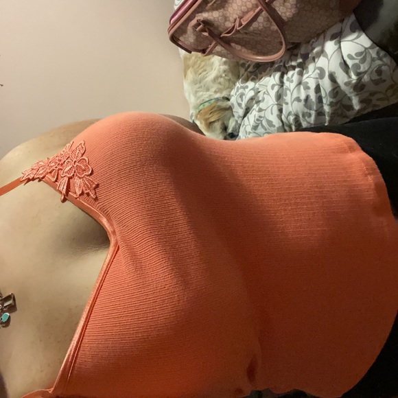 peach tank top - Picture 2 of 4